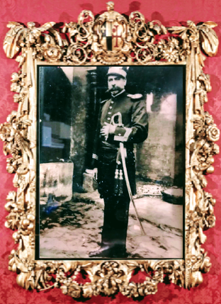 Comandante del Batallón Sijeño Mi Abuelito Coronel Francisco De León en su casa de Sija Écija